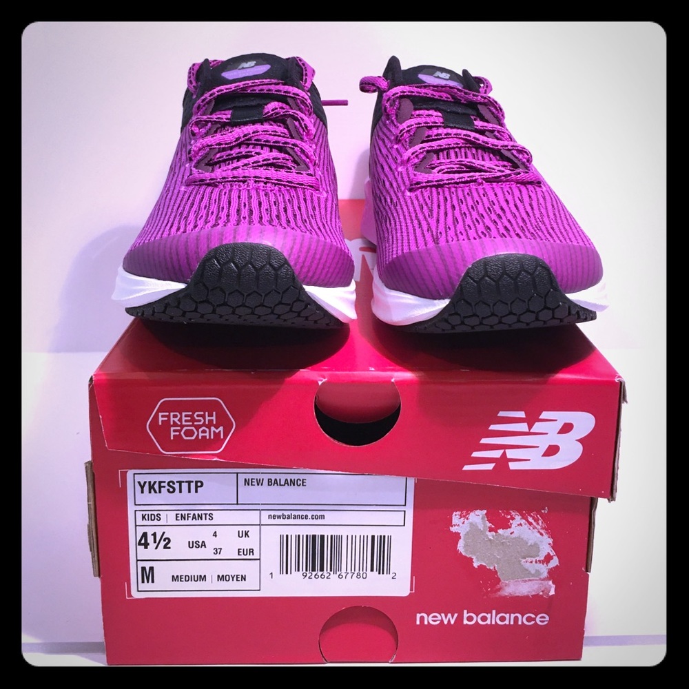 Kids New Balance YKFTTP  Size 4.5 new in box